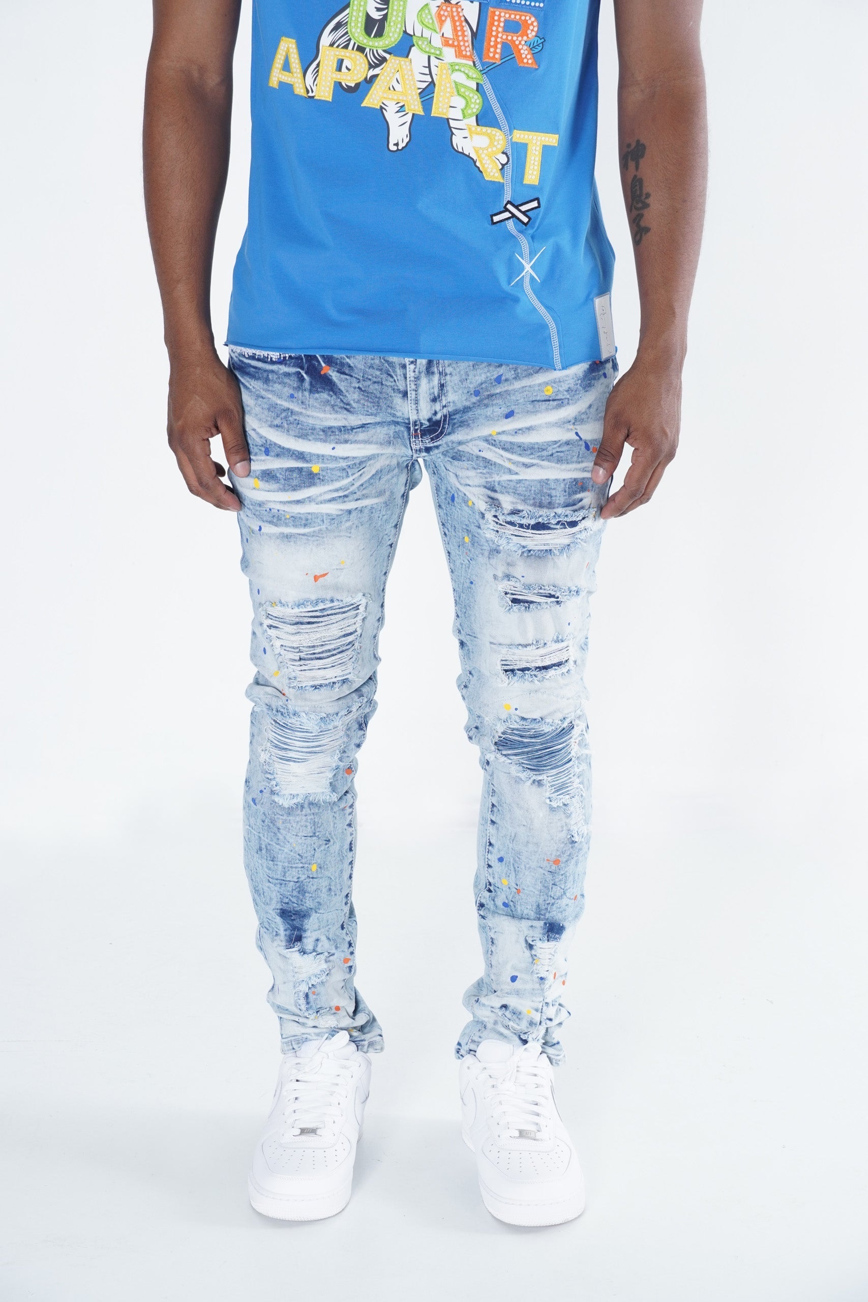 F1778 Frost Shredded Jeans w/ paint - Light Wash